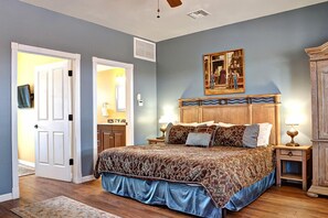 In-room safe, individually decorated, desk, free WiFi - Tombstone Monument Guest Ranch (Tombstone)