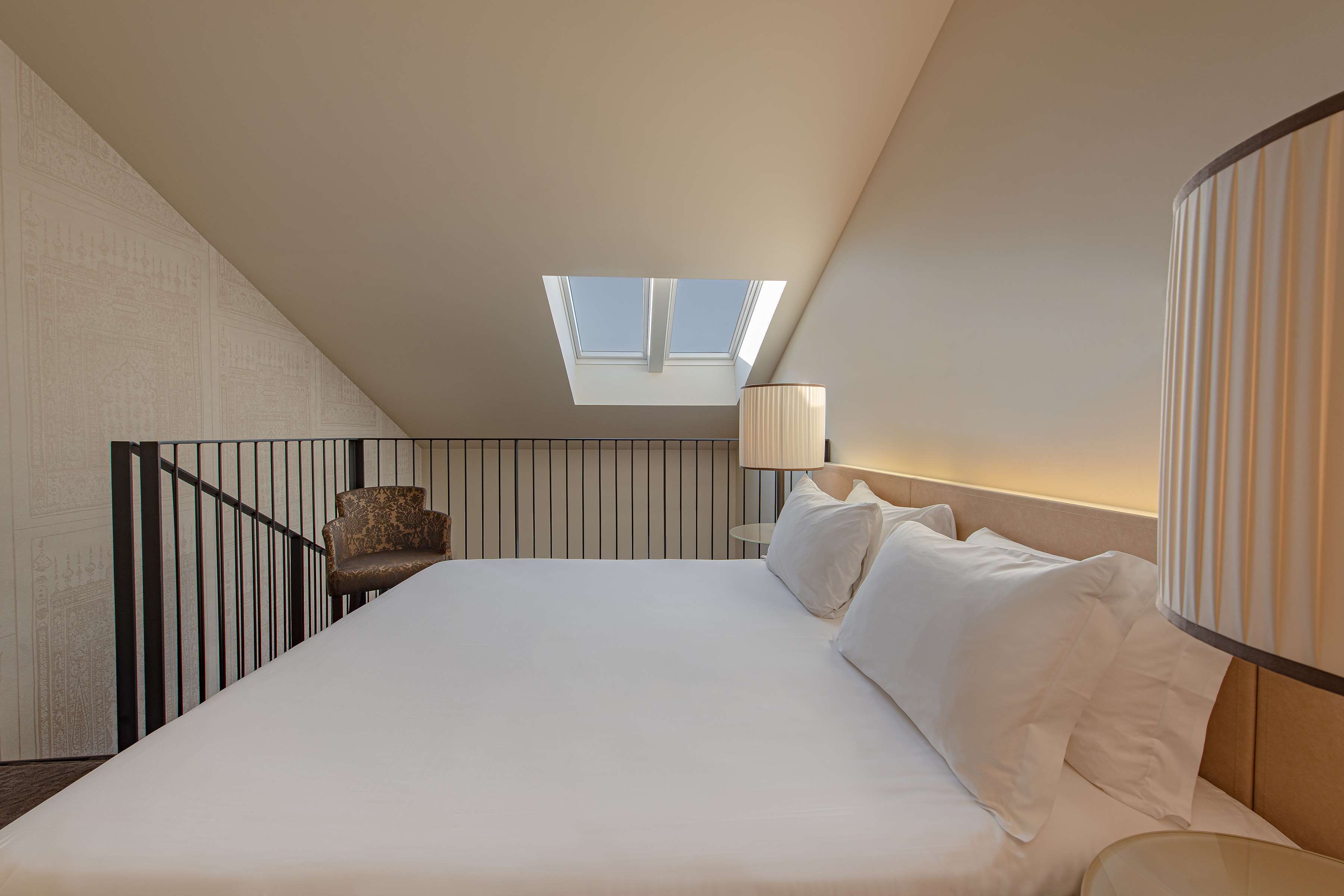 suite (duplex) | hypo-allergenic bedding, minibar, in-room safe, individually decorated