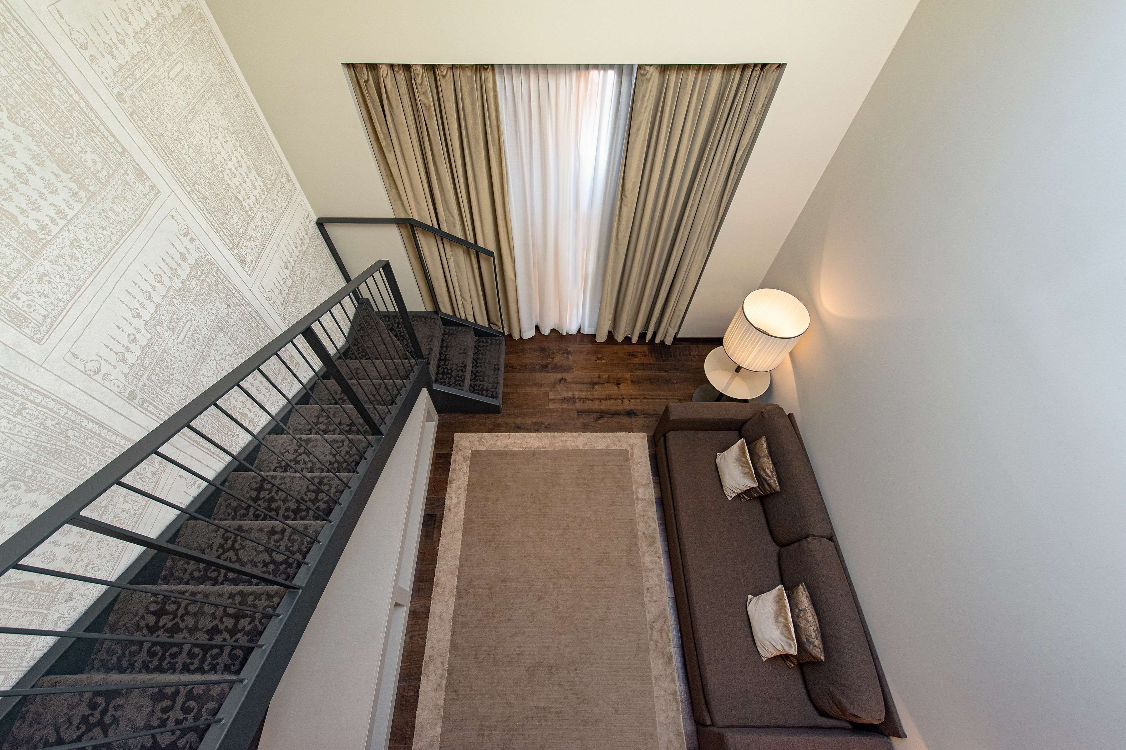 suite (duplex) | hypo-allergenic bedding, minibar, in-room safe, individually decorated