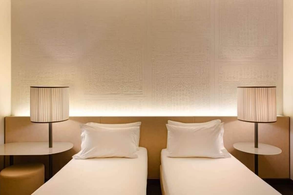 1 bedroom, hypo-allergenic bedding, minibar, in-room safe