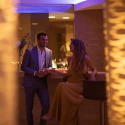 2 restaurants, breakfast, lunch, dinner served; international cuisine