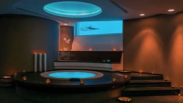 Sauna, poreallas, höyrysauna, vartalohoitoja, aromaterapiaa