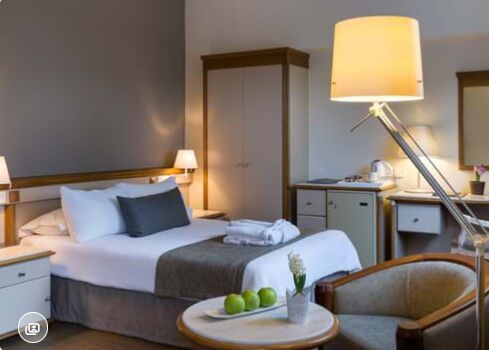 Egyptian cotton sheets, premium bedding, pillowtop beds, minibar