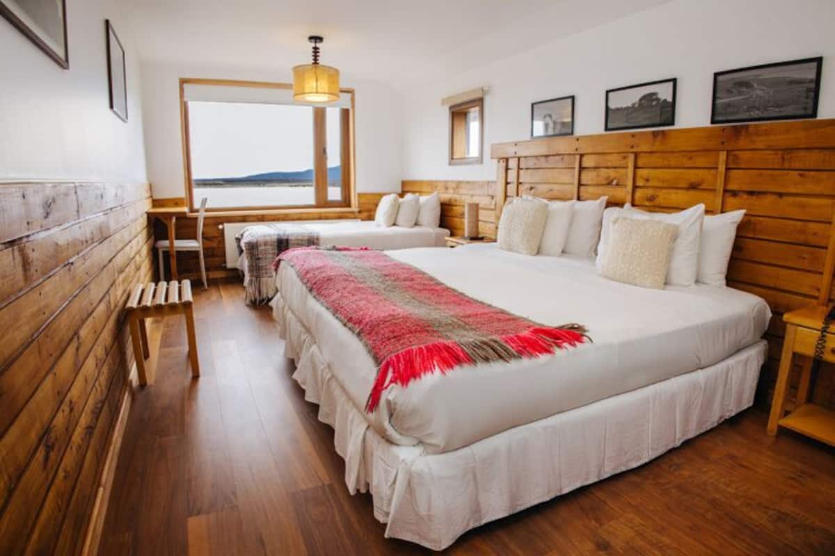 Standard-Dreibettzimmer, Meerblick | Hochwertige Bettwaren, Zimmersafe, schallisolierte Zimmer