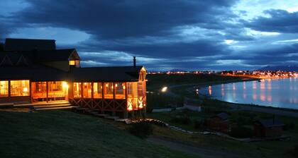 Weskar Patagonian Lodge
