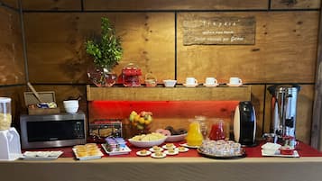 Free daily buffet breakfast