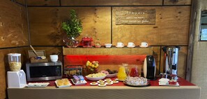 Free daily buffet breakfast