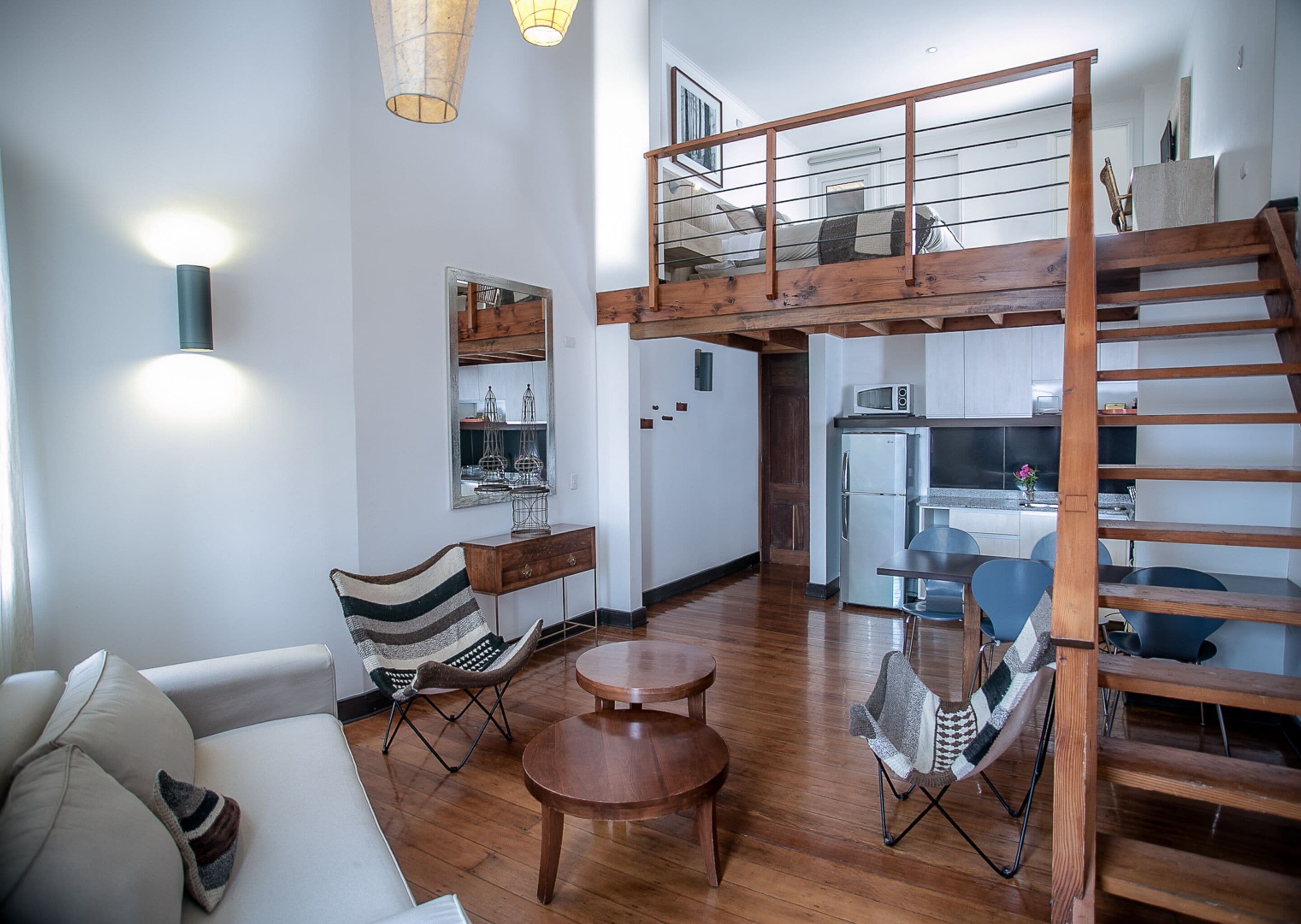 Full-sized fridge, microwave, coffee/tea maker, cookware/dishes/utensils