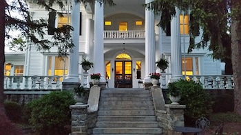 Albemarle Inn