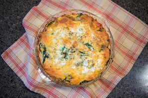 Déjeuner complet gratuit tous les jours