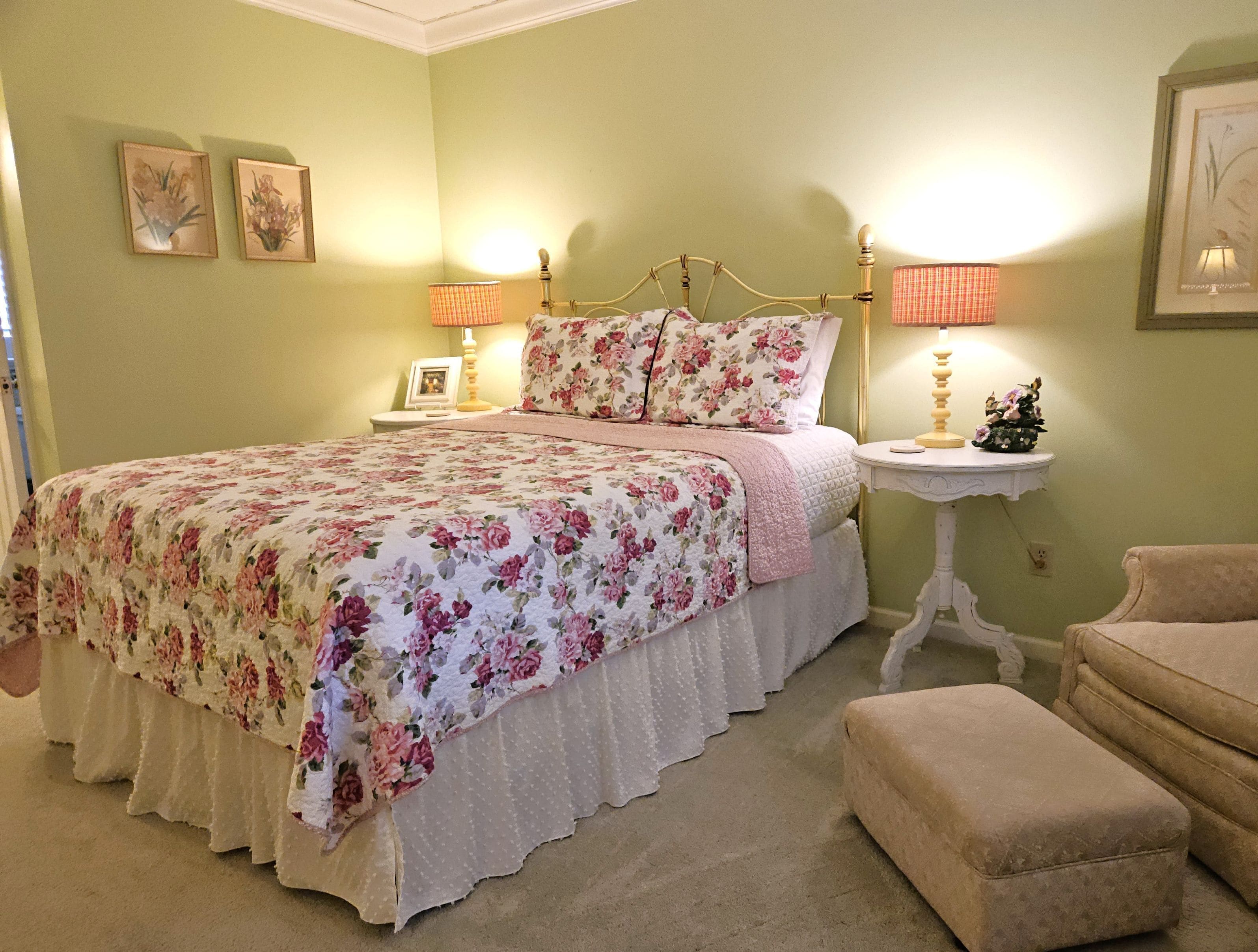 The Hummingbird Garden | Literie de qualité, décor unique, ameublement unique