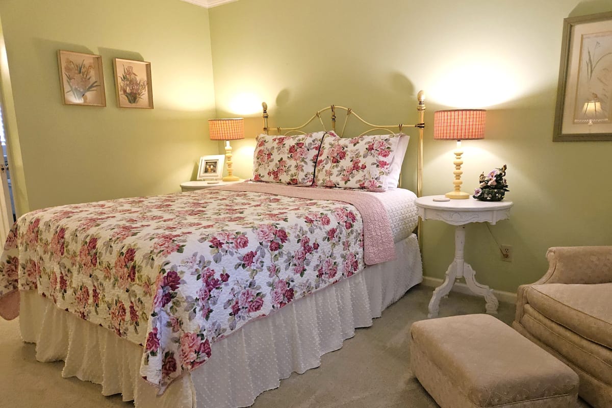 The Hummingbird Garden | Premium-sengetøj, individuelt design, individuel indretning