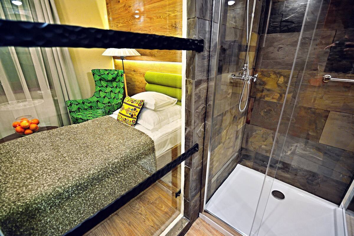 Standard Room, 1 Twin Bed | In-room safe, desk, free cribs/infant beds, rollaway beds