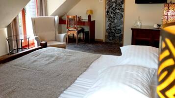 Deluxe-Doppelzimmer | Zimmersafe, Schreibtisch, kostenlose Babybetten, Zustellbetten