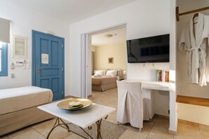 Executive Suite Private Jacuzzi | 1 bedroom, premium bedding, minibar, in-room safe - Mitos Suites (Naxos)