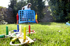Children’s play area – outdoor