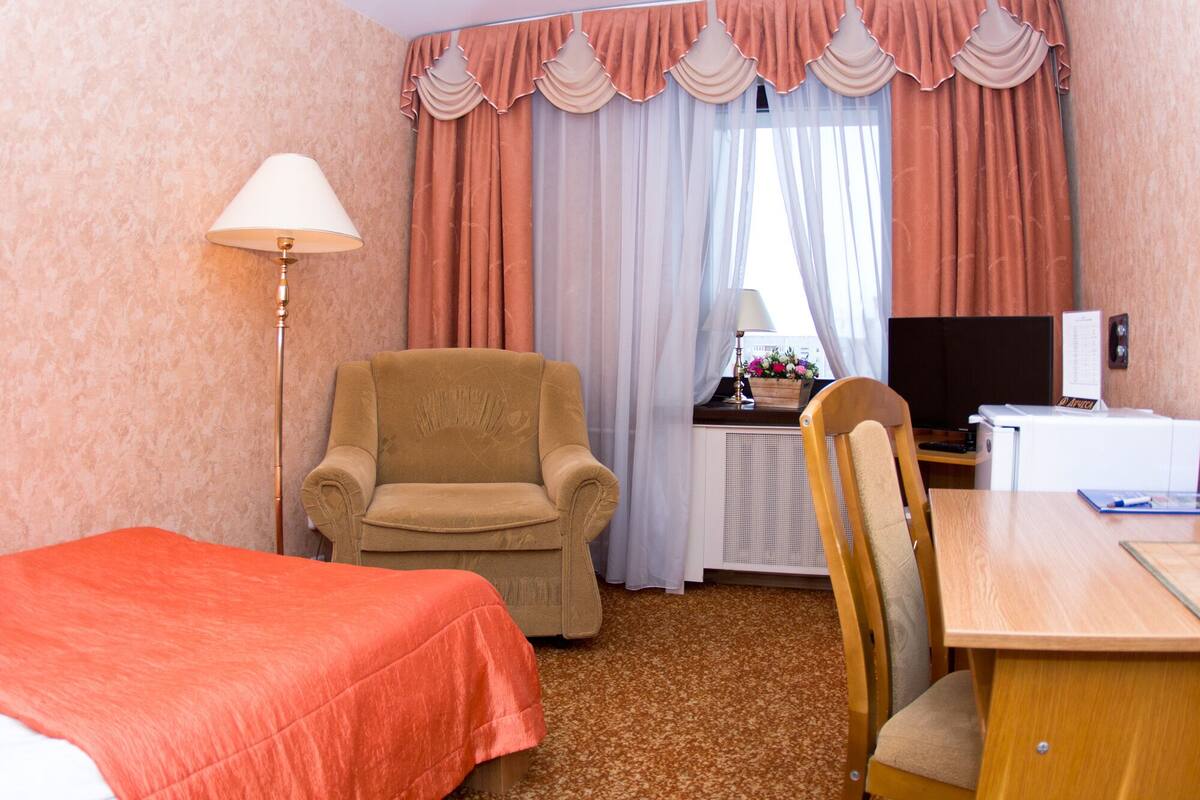 Einzelzimmer | 1 Schlafzimmer, Schreibtisch, laptopgeeigneter Arbeitsplatz