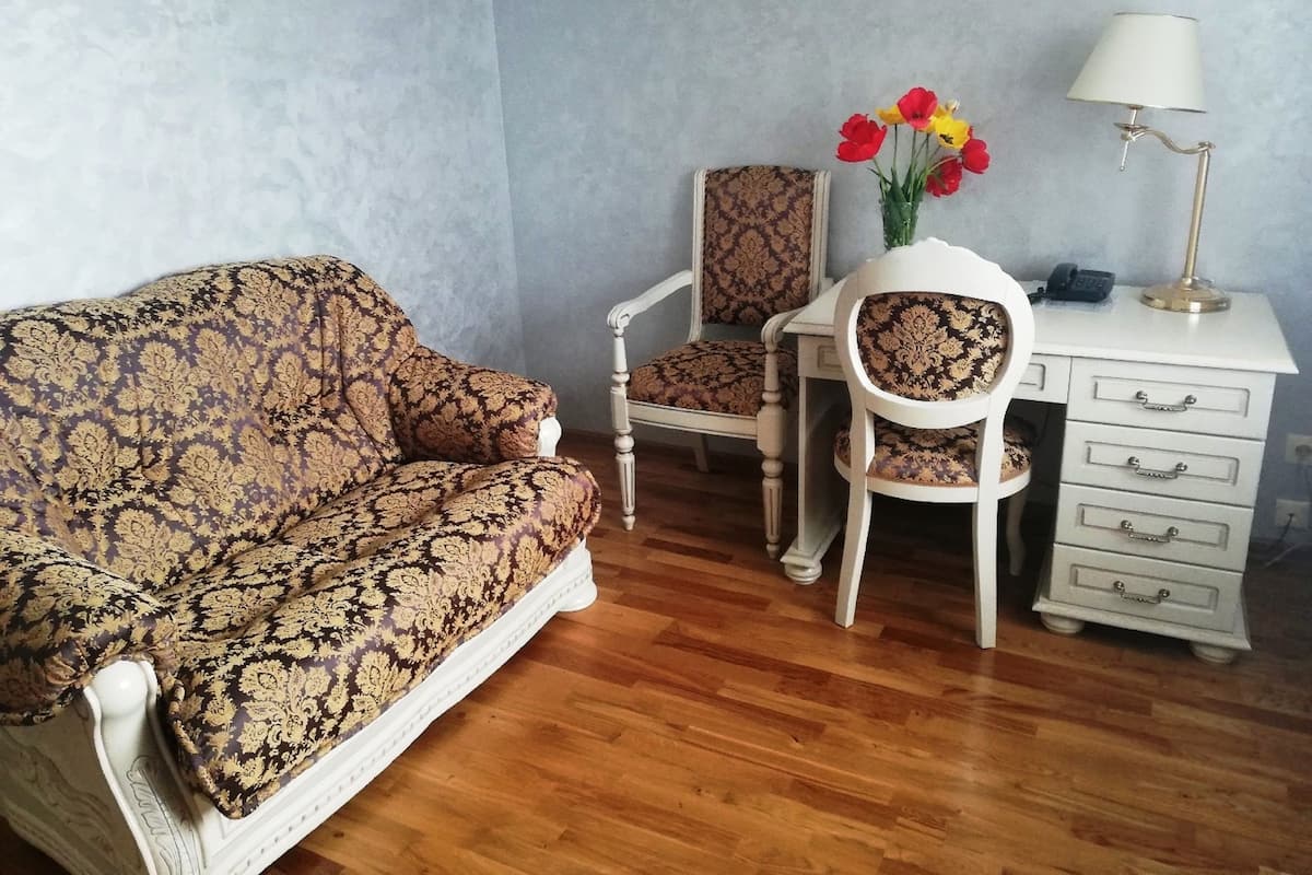 Deluxe-Apartment, 1 King-Bett | 1 Schlafzimmer, Schreibtisch, laptopgeeigneter Arbeitsplatz