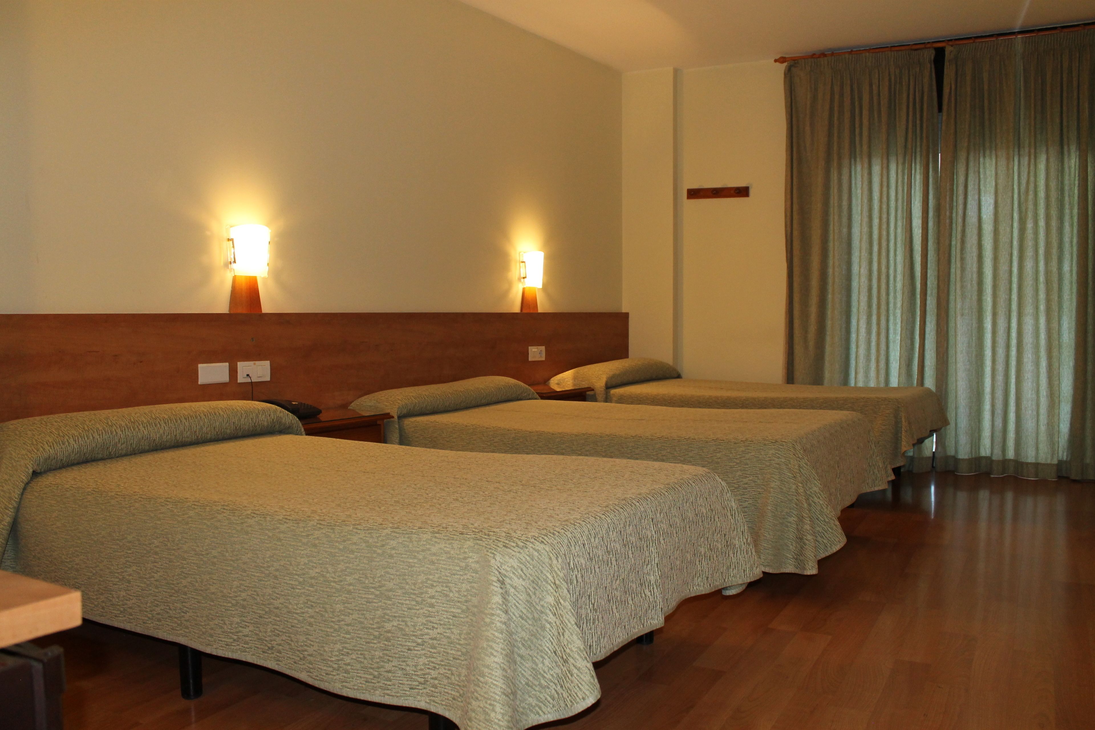 triple room | minibar, in-room safe, desk, soundproofing