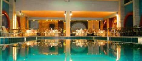 Innenpool, Außenpool