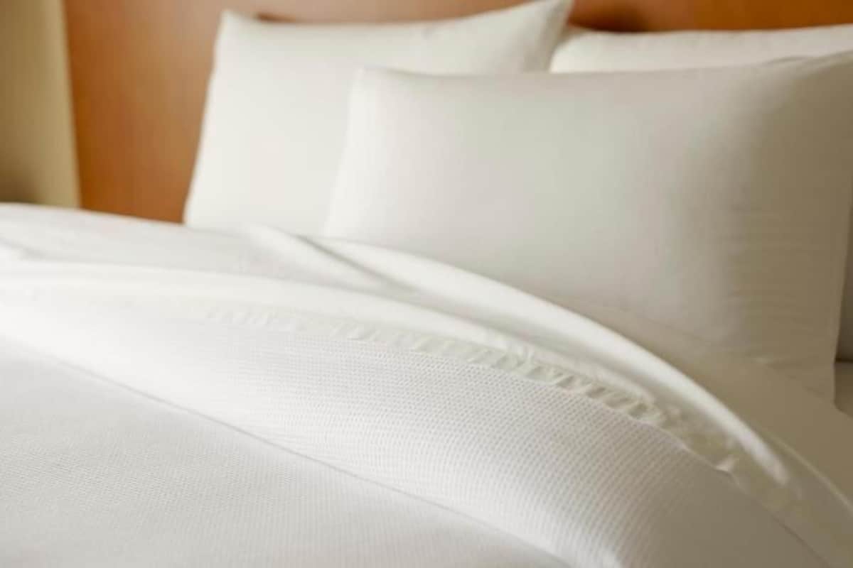 Allergiatestatut vuodevaatteet, työpöytä, silitysrauta/-lauta