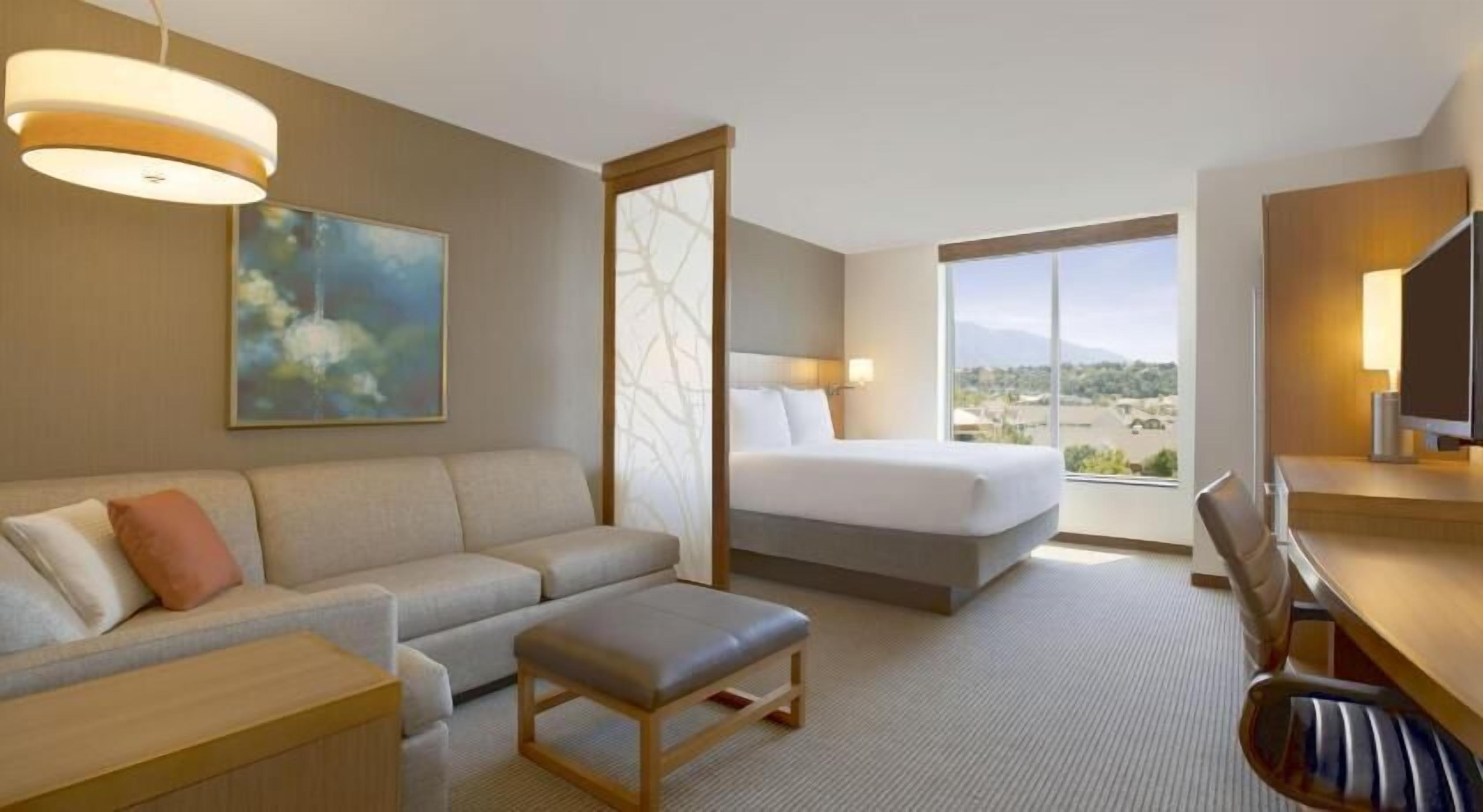 Hypo-allergenic bedding, desk, iron/ironing board, free cots/infant beds