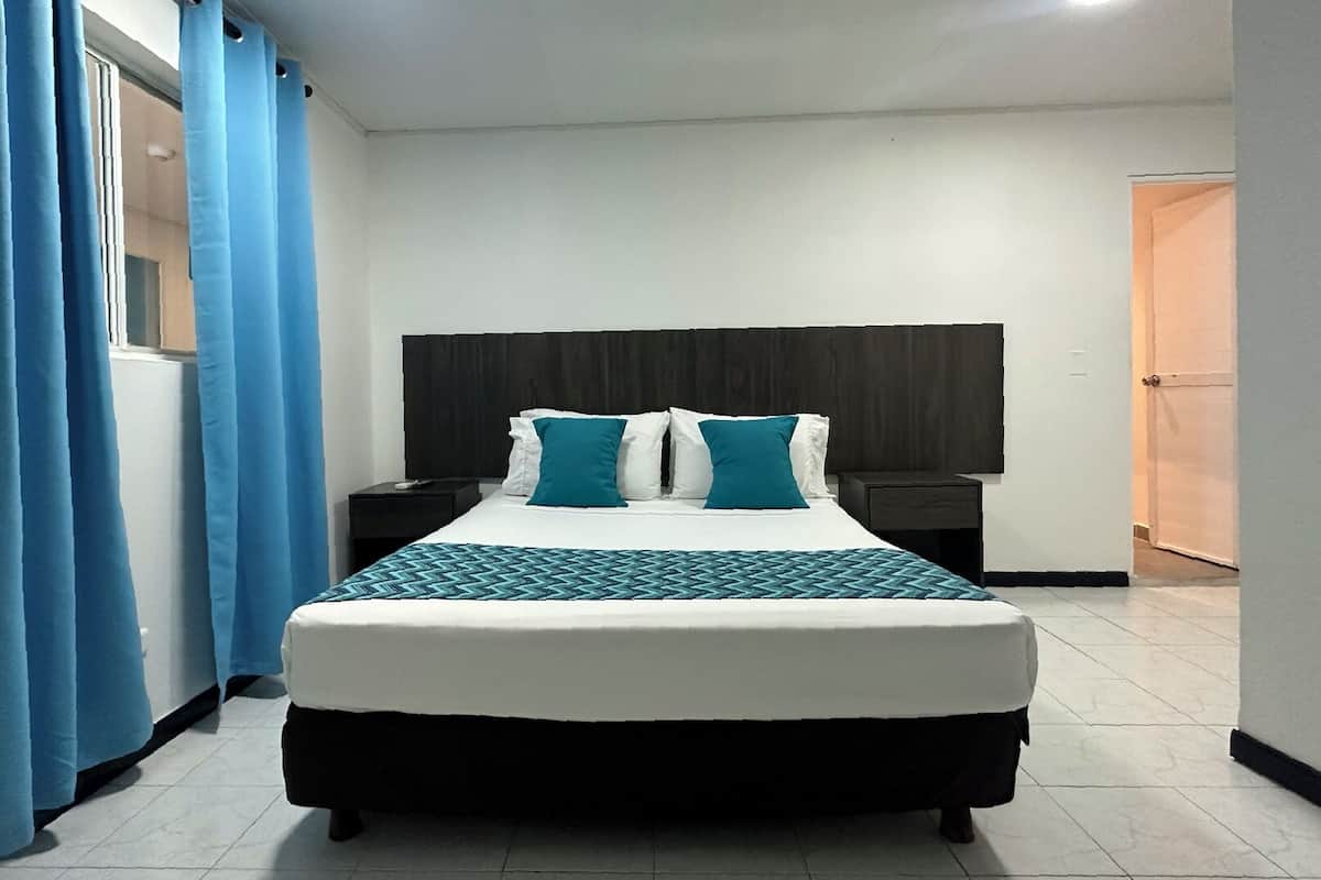 Standard-Doppelzimmer | Zimmersafe, Bettwäsche