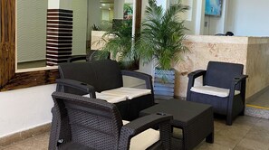 32-inch flat-screen TV with satellite channels - Hotel Tower by On vacation (San Andrés)