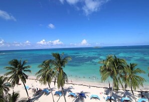 On the beach, white sand -  Hotel Toné by On vacation (San Andrés)