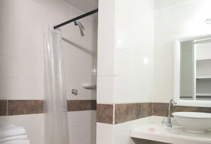 Dusche, Handtücher, Seife, Shampoo