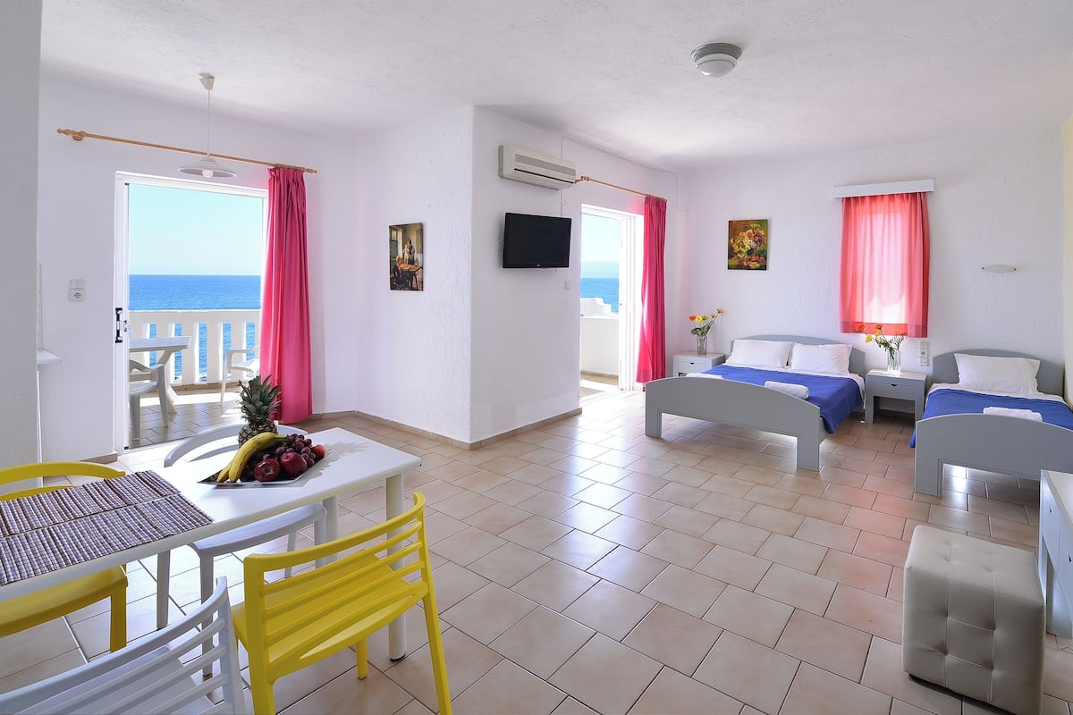 1 bedroom, blackout curtains, free cots/infant beds, free WiFi