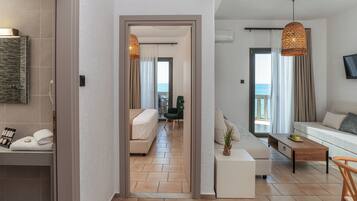 Familie appartement, 1 slaapkamer, uitzicht op zee | Verduisterende gordijnen, gratis babybedden, gratis wifi, beddengoed