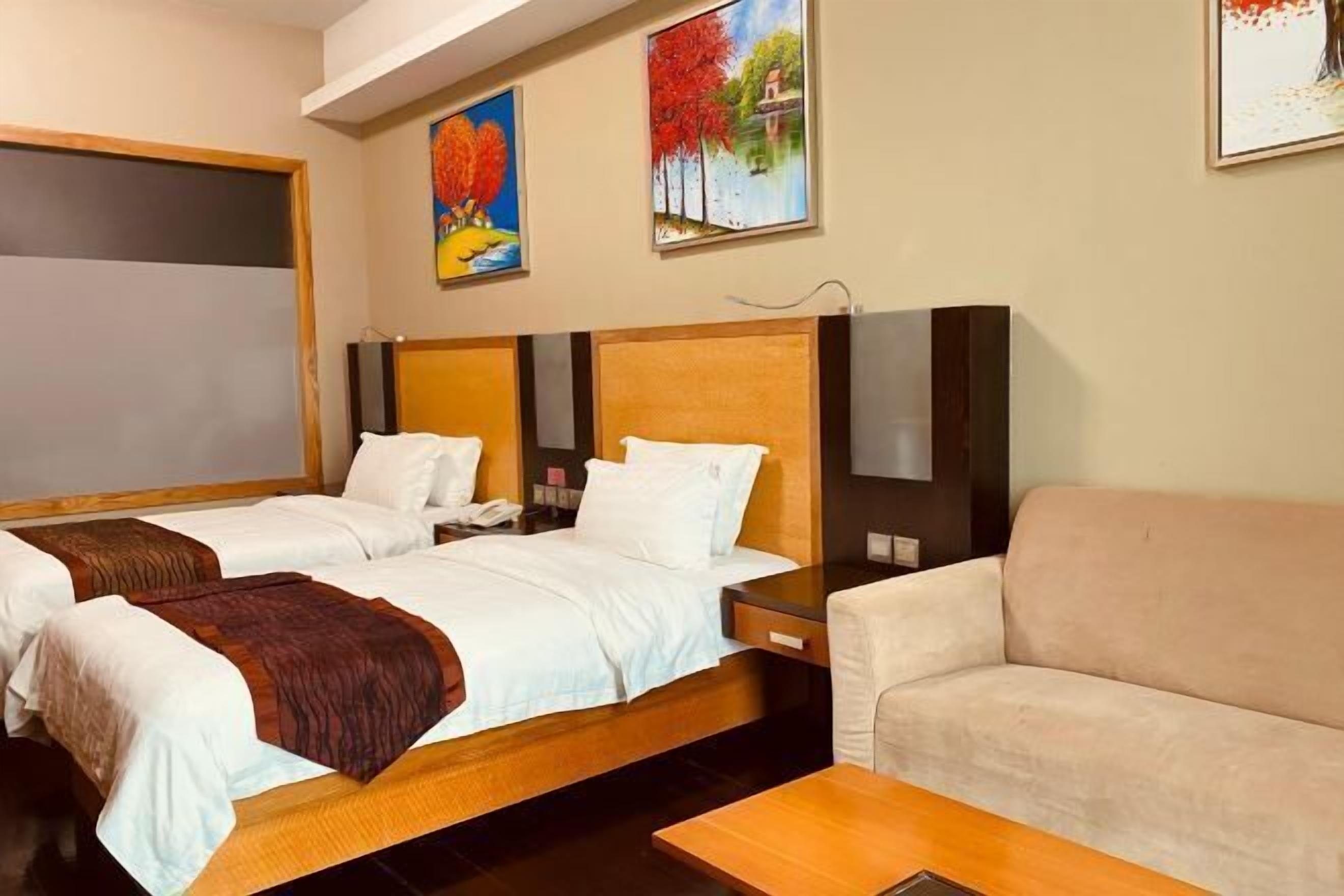 In-room safe, desk, iron/ironing board, free WiFi