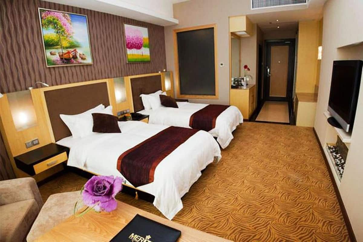 In-room safe, desk, iron/ironing board, free WiFi