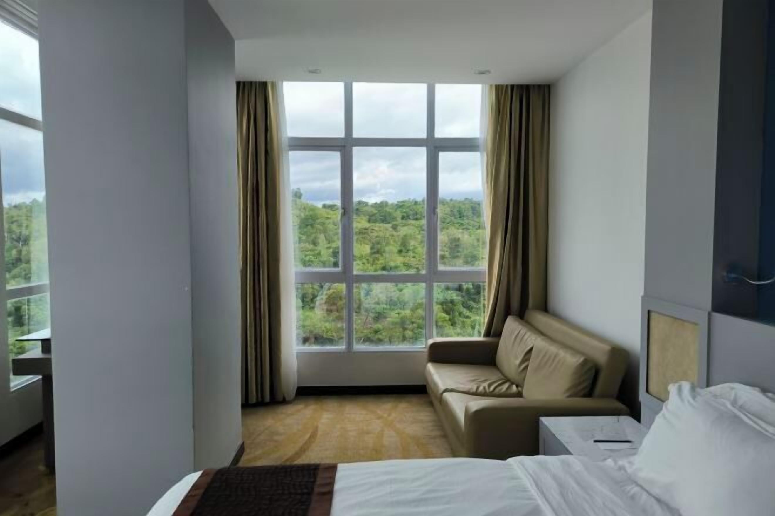 In-room safe, desk, iron/ironing board, free WiFi