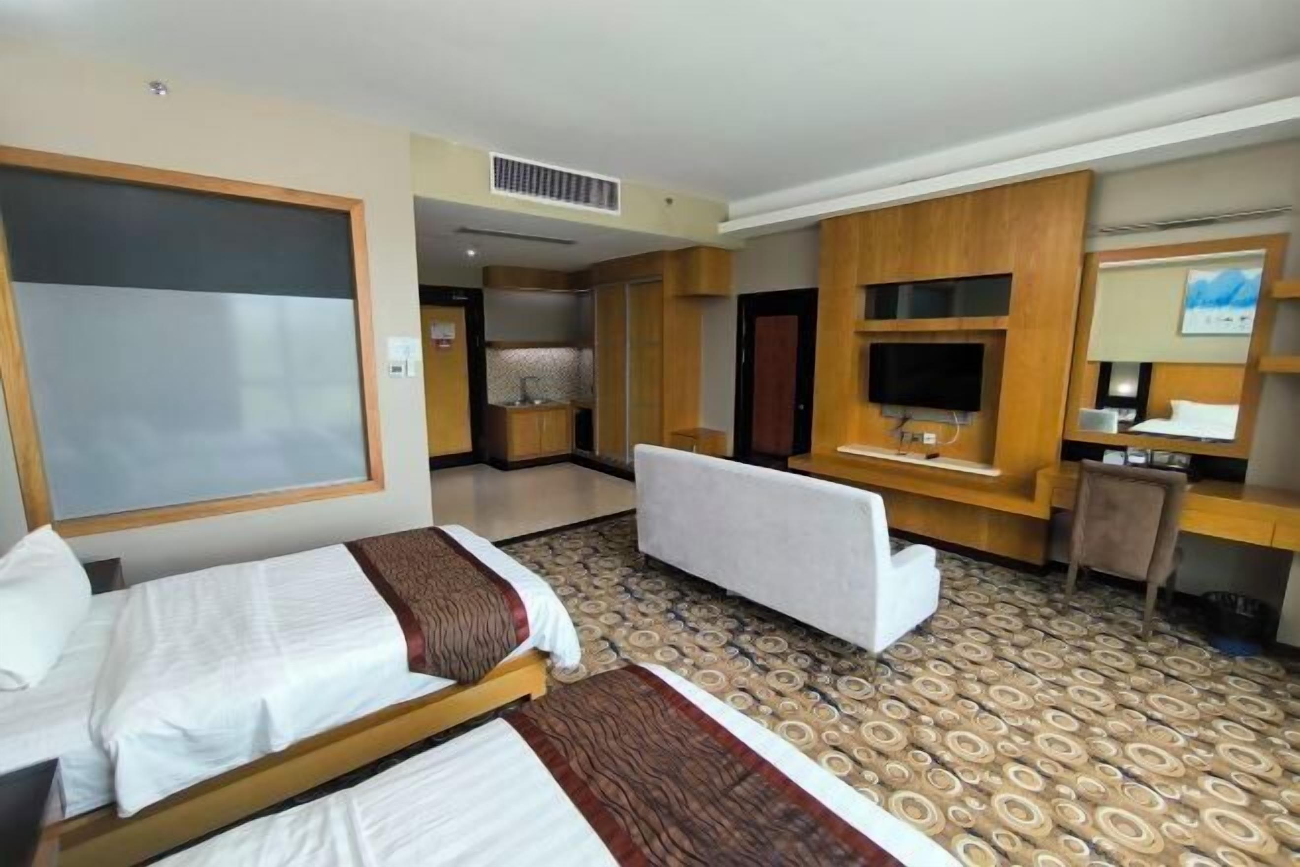 In-room safe, desk, iron/ironing board, free WiFi