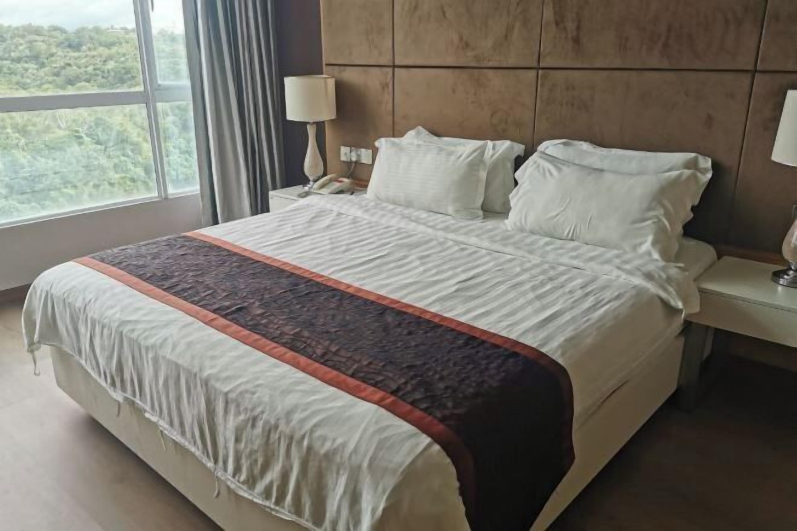 In-room safe, desk, iron/ironing board, free WiFi