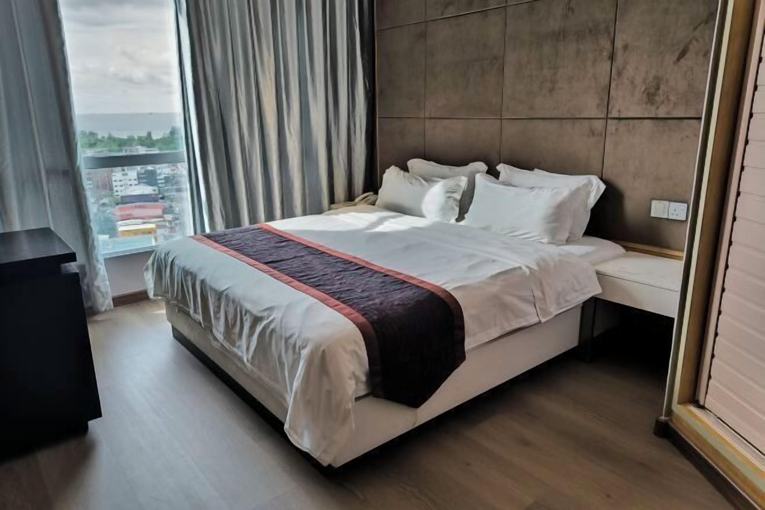 In-room safe, desk, iron/ironing board, free WiFi