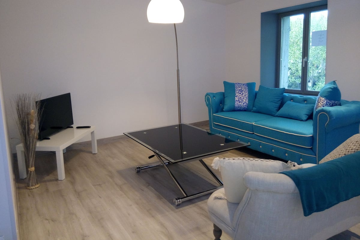 Apartment, 3rd floor (without elevator) | Living area | Flat-screen TV