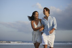 Beach nearby, free beach shuttle - Four Points by Sheraton Bali Seminyak (Seminyak)