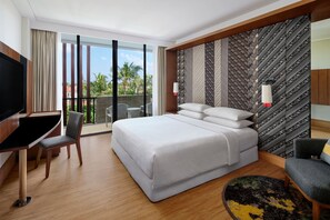 In-room safe, iron/ironing board, free cots/infant beds, rollaway beds - Four Points by Sheraton Bali Seminyak (Seminyak)