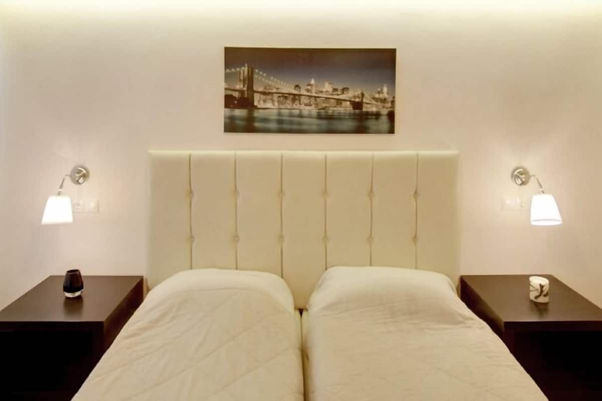 minibar, in-room safe, desk, laptop workspace