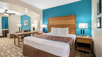 Suite – deluxe, 1 kingsize-seng, ikke-røyk | Skrivebord, strykejern/-brett og barnesenger (inkludert)