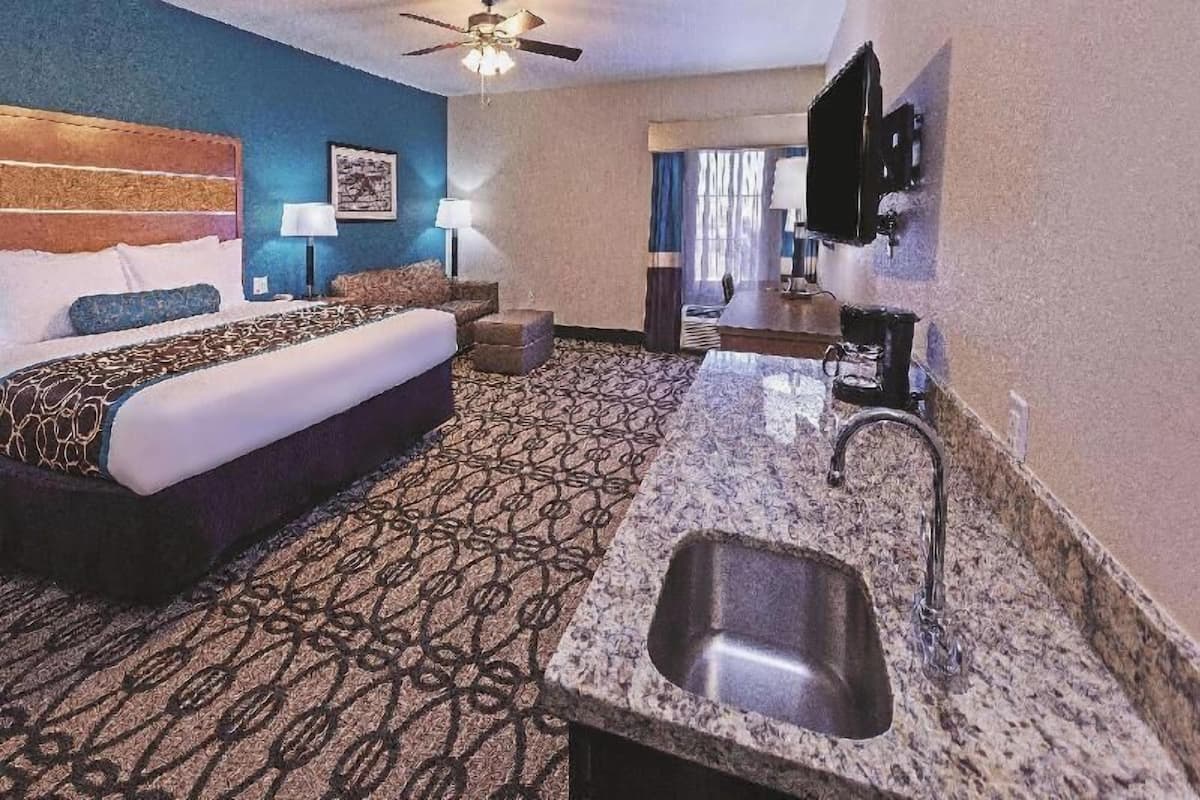 Desk, iron/ironing board, free cribs/infant beds, free WiFi