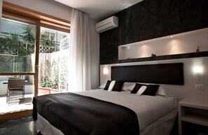 Deluxe Double or Twin Room | Hypo-allergenic bedding, minibar, in-room safe, desk - Heart of Rome Hotel - B&B (Rome)