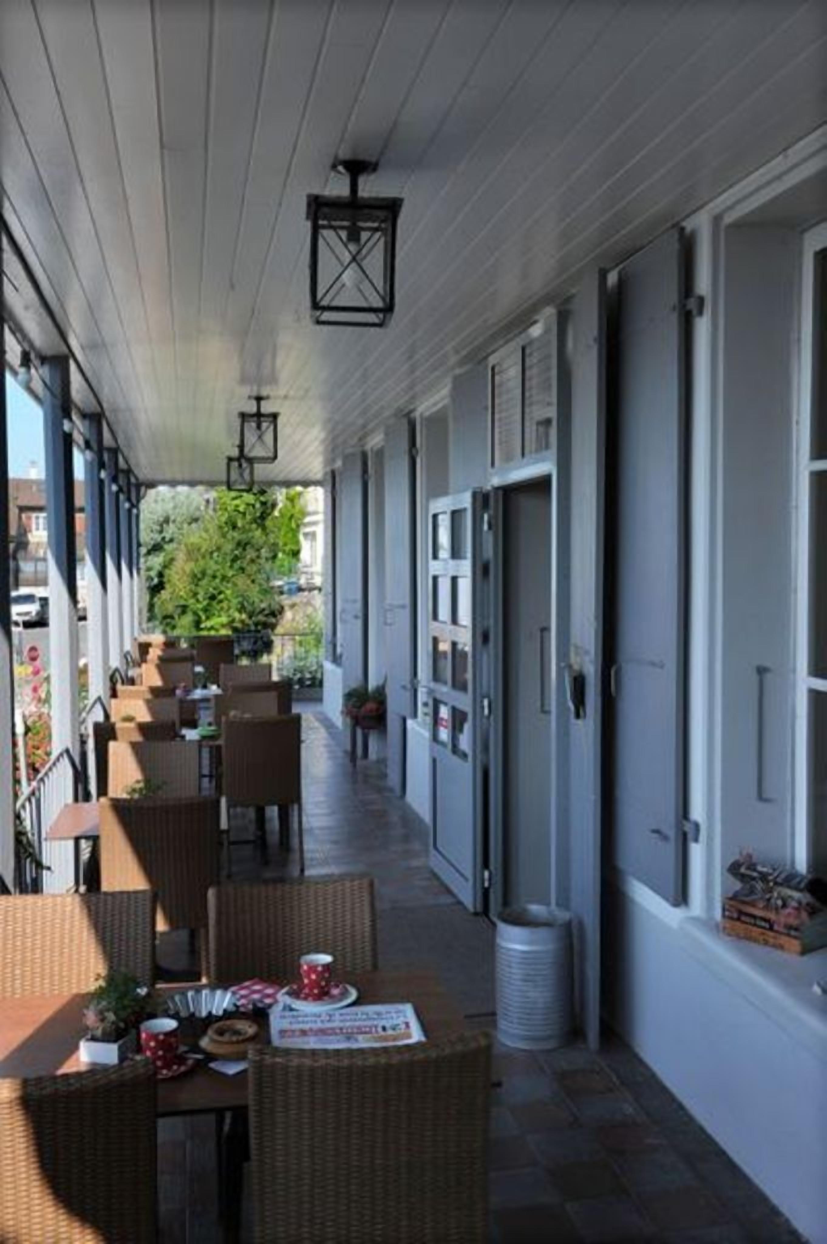 local cuisine, al fresco dining