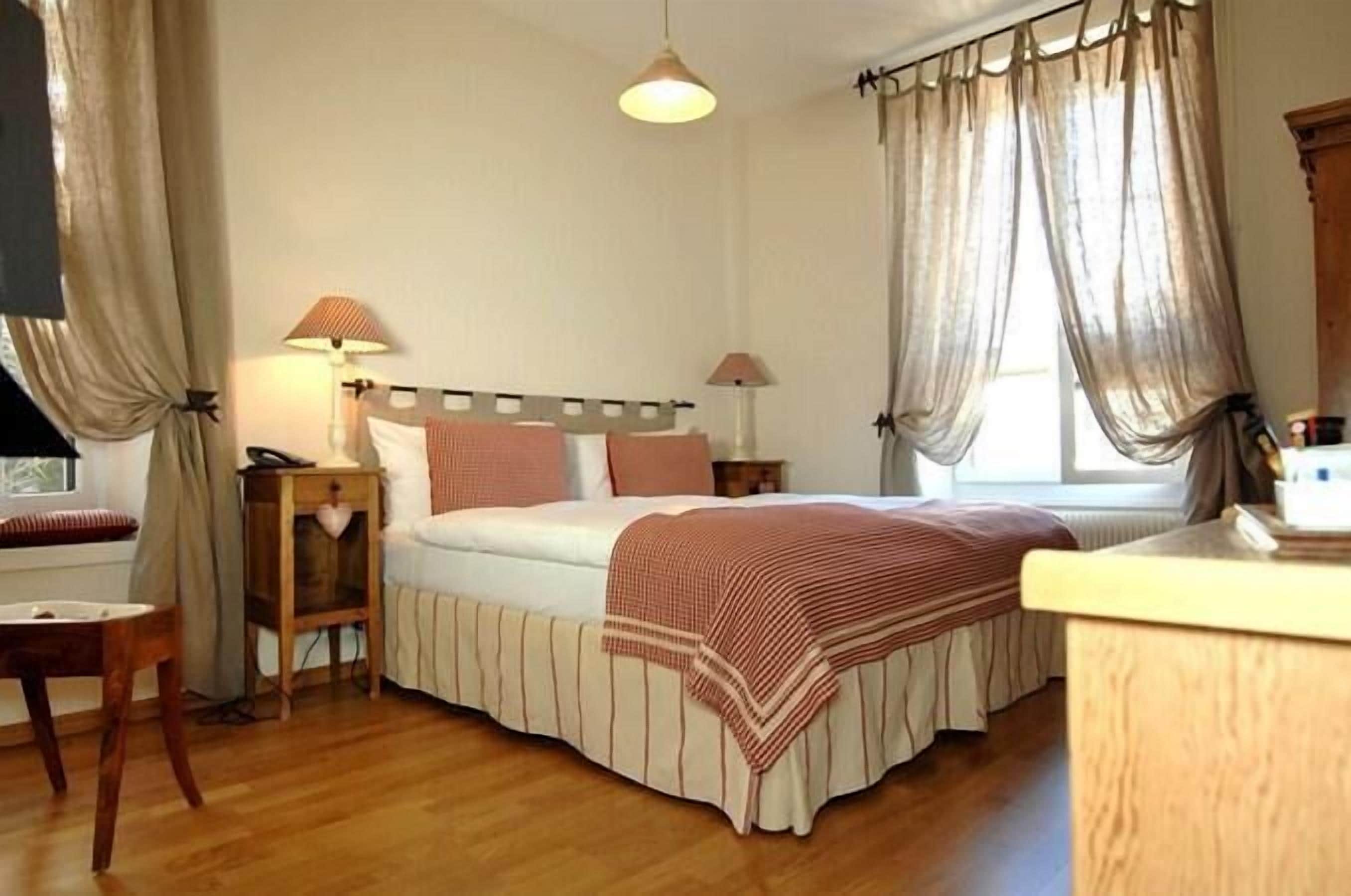 in-room safe, individually decorated, desk, rollaway beds