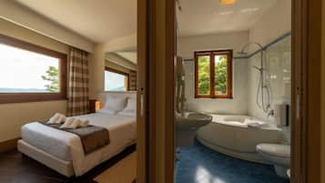 Hochwertige Bettwaren, Daunenbettdecken, Minibar, Zimmersafe