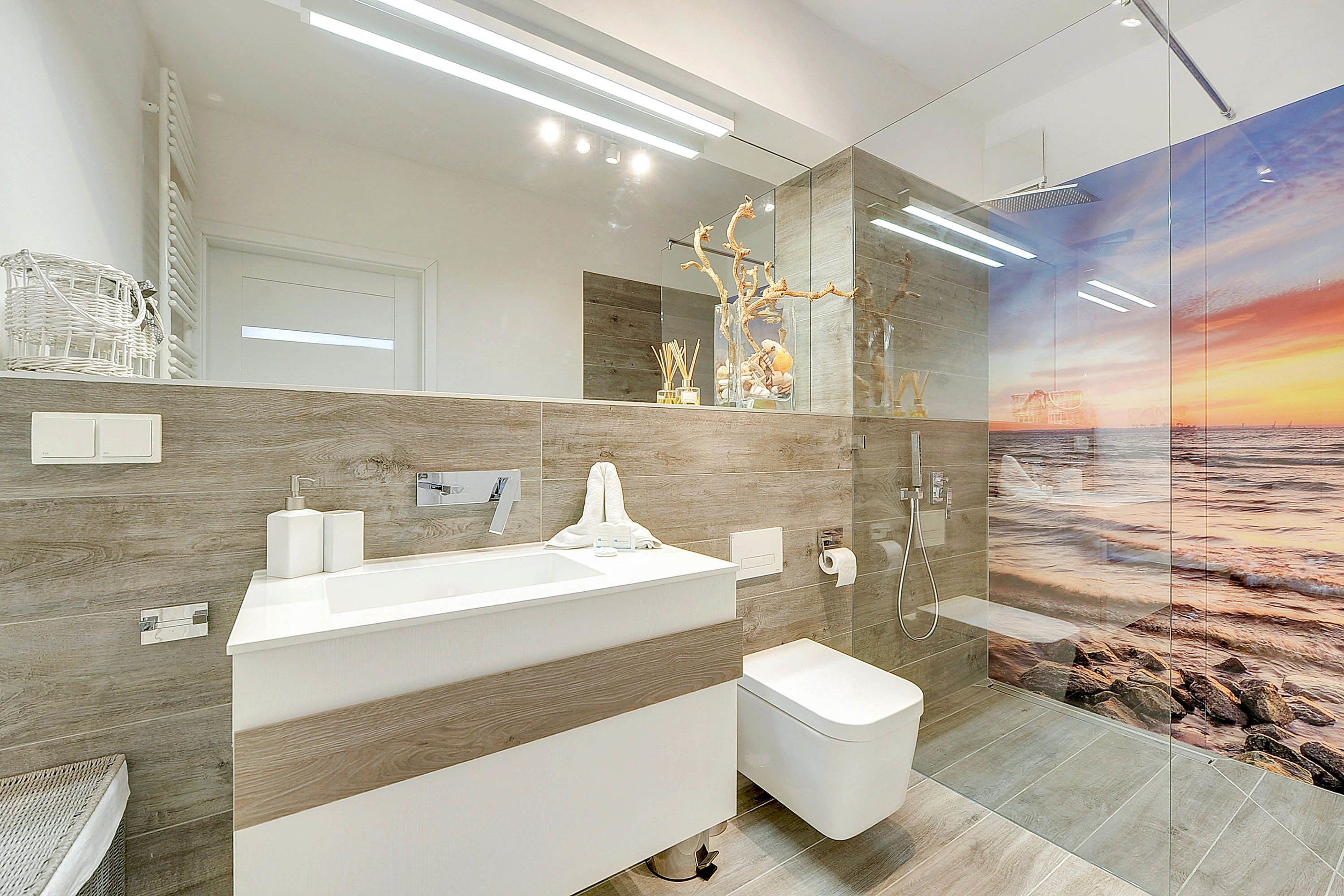 Superior-Apartment, Balkon (4 adults) | Badezimmer | Regendusche, Haartrockner, Handtücher, Toilettenpapier
