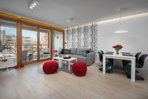 Superior Apartment, Balcony (with parking - 19) | Living room